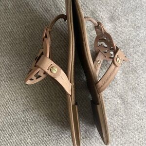 Tory Burch Miller 6.5 Flip Flops Sandals Tan Beige Light Makeup *FAIR*